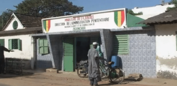 Prison de Ziguinchor : 150 prisonniers seraient en grève de la faim (FRAPP)