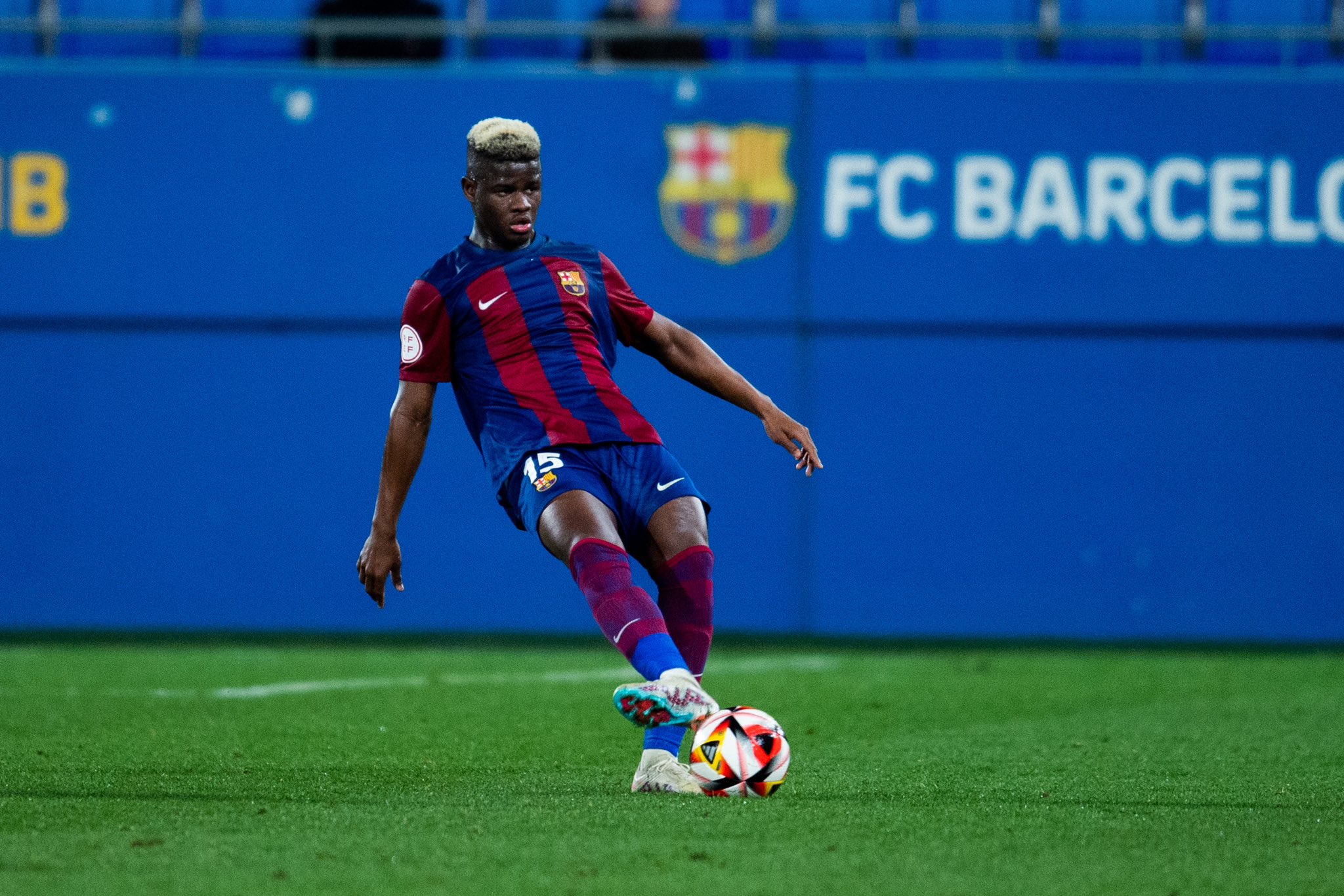 Primera RFEF : Mikayil Faye marque son premier but avec le Barça Atlètic...